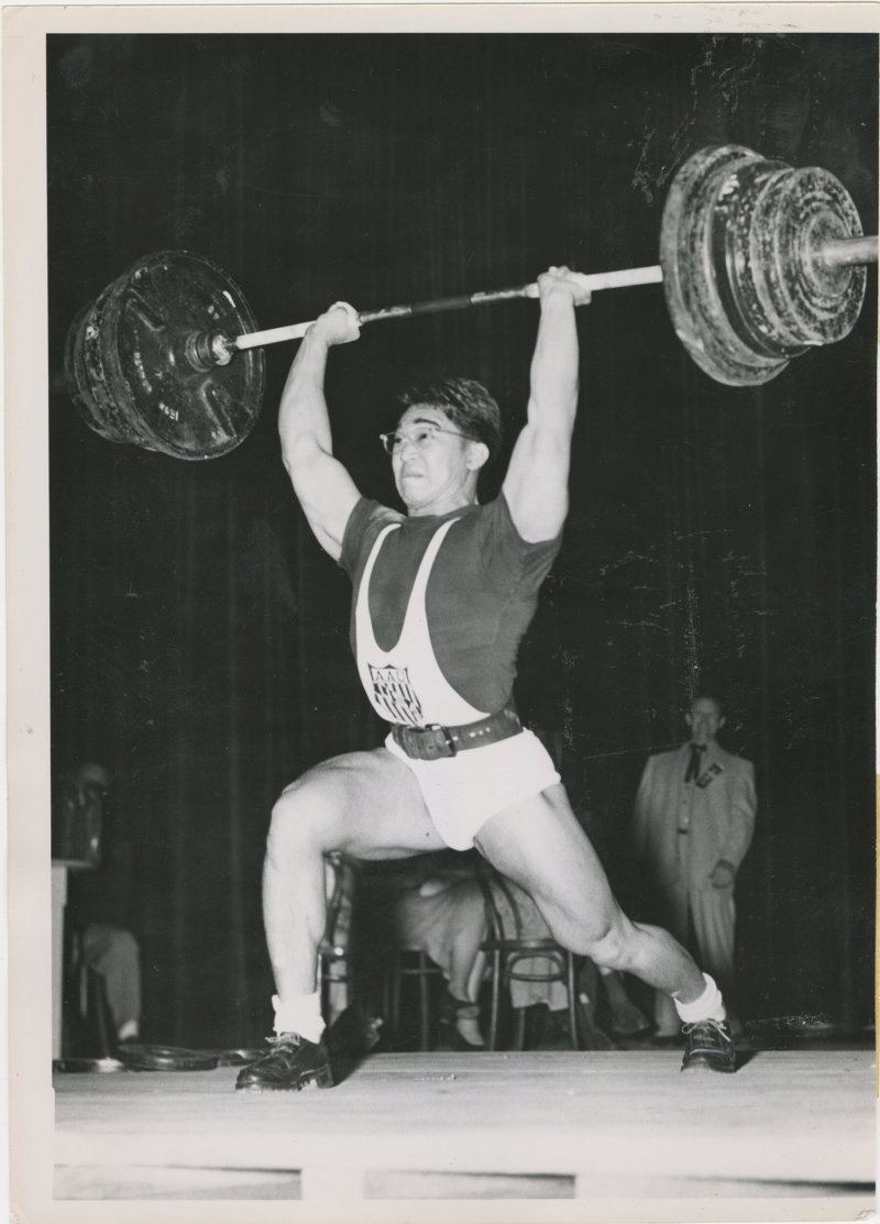 Tommy Kono attempting 380 clean and jerk on 3rd attempt