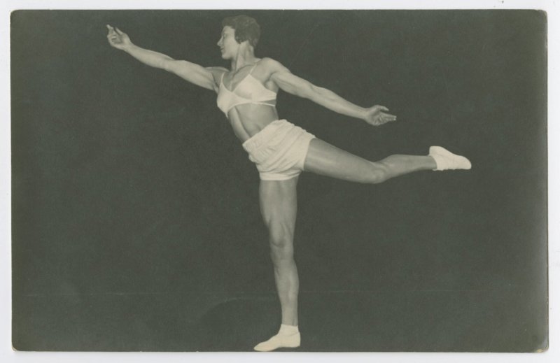 Ivy Russell dancing Rogue Fitness