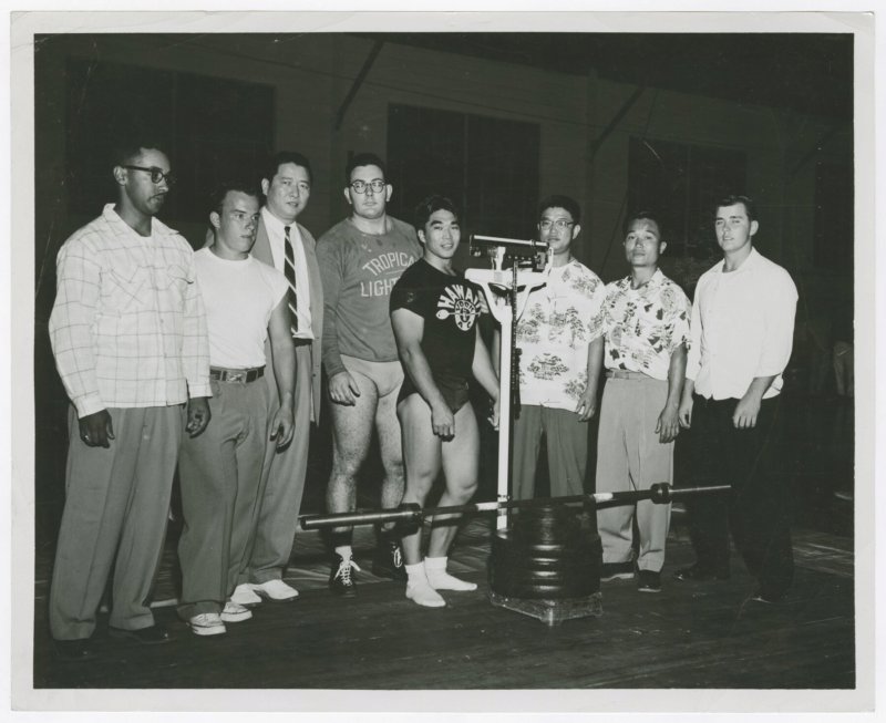 Tommy Kono Sets New World Record Press Of 295 Lbs The Index