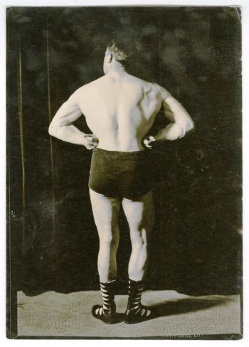 Harry Good rear lat spread | Rogue Fitness