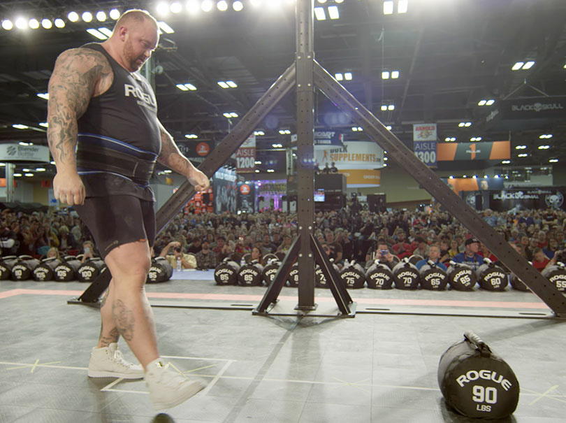 2018 Arnold Strongman Classic Bag over Bar Highlights / 8K Rogue Fitness